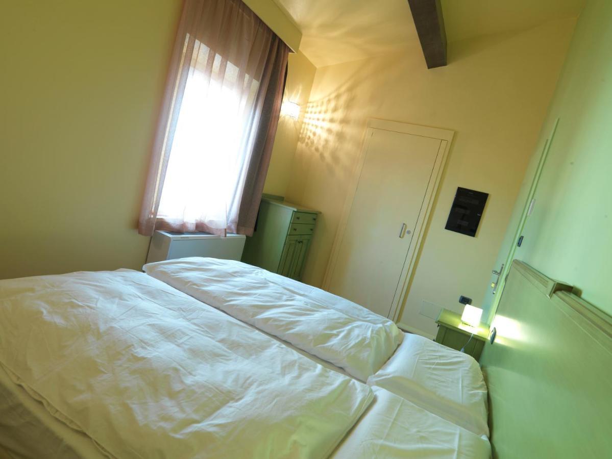 Empoli Hotel Kamer foto